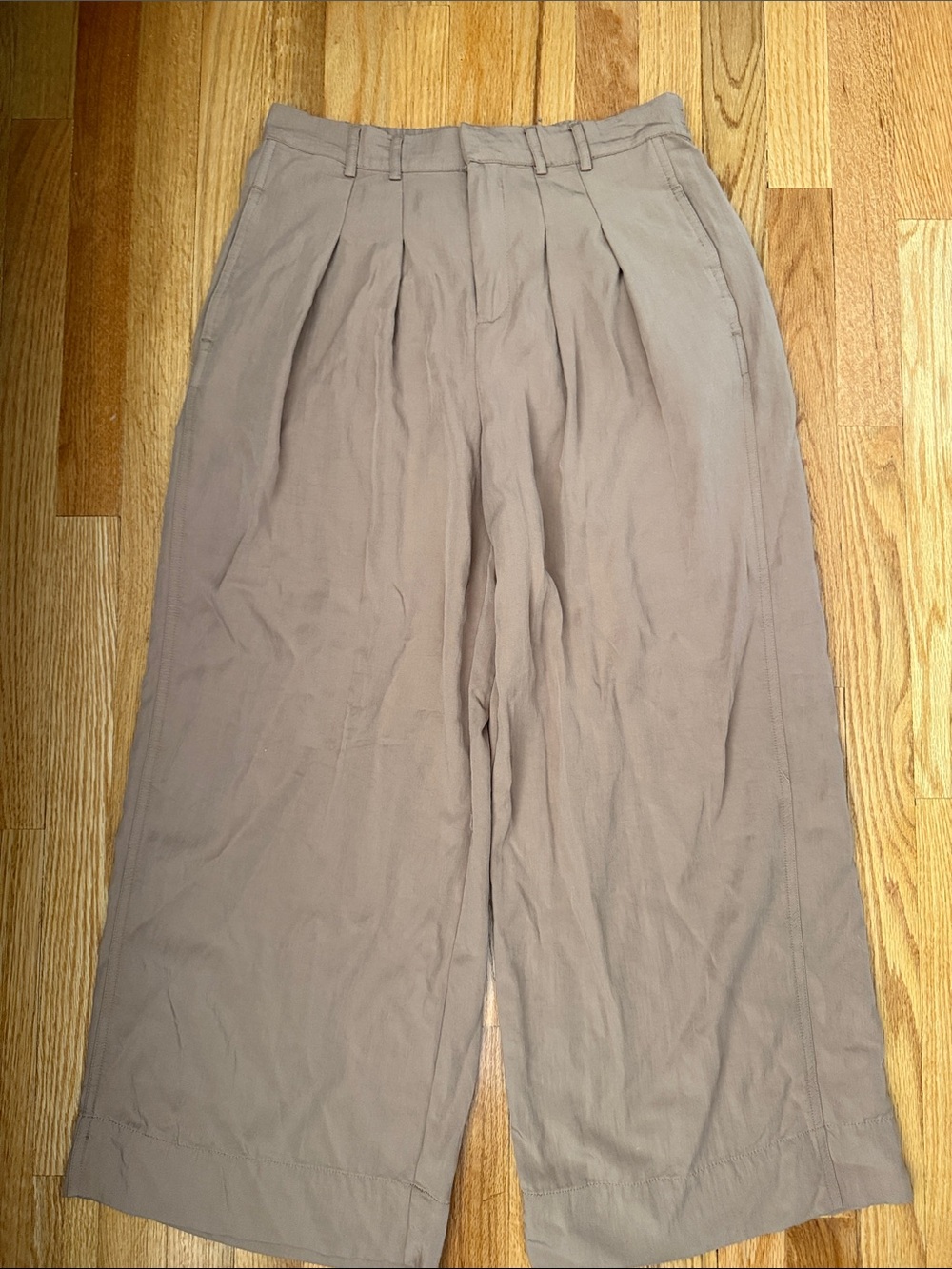 Marled Wide-Leg Pleated Chinos in Taupe